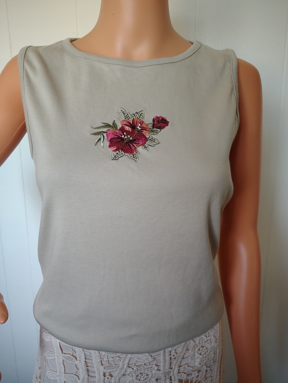 Arbor Cream Tank Top with Pink Floral Embroidery Size S.